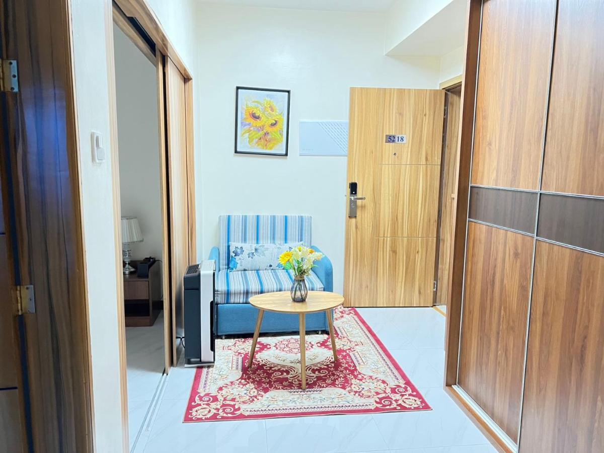 Grand Riviera Suites Манила Экстерьер фото