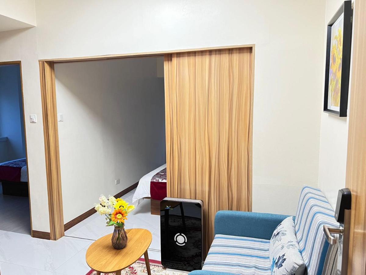 Grand Riviera Suites Манила Экстерьер фото