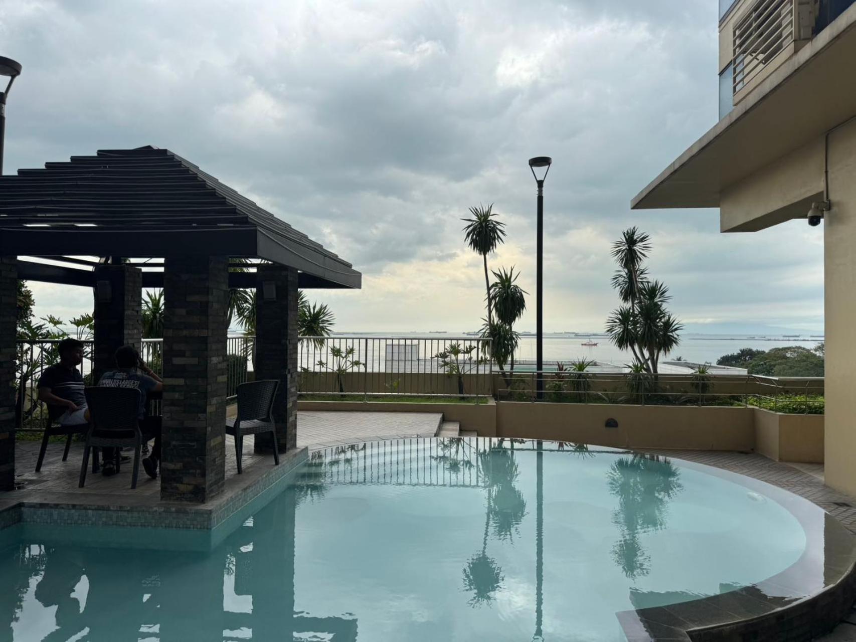 Grand Riviera Suites Манила Экстерьер фото